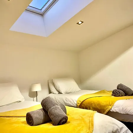 Penthouse Apartment, 3 Bedroom With Private Balcony * Chamonix