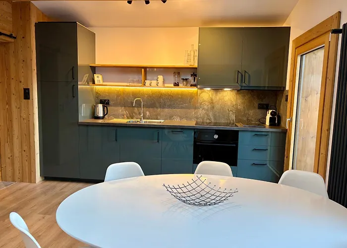 Penthouse Apartment, 3 Bedroom With Private Balcony